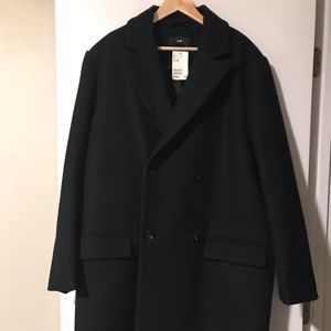 Men’s double button coat.